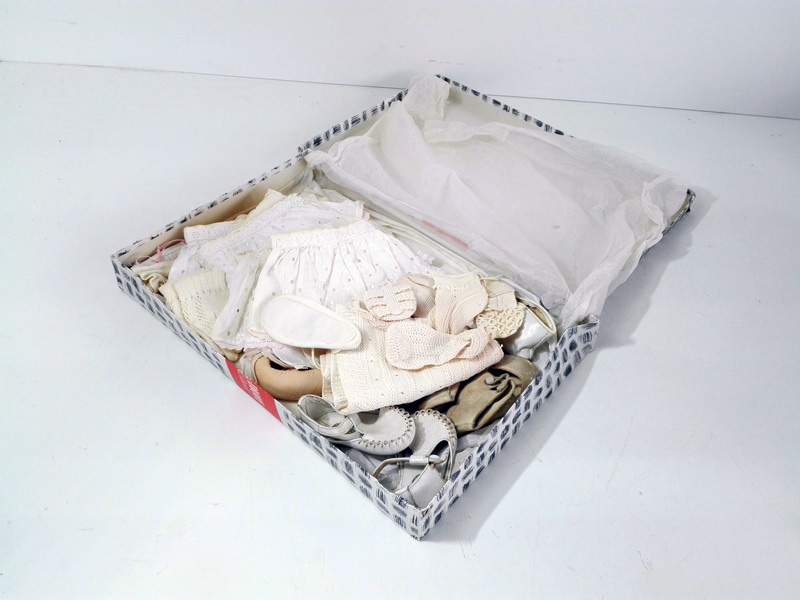 caja vestiditos zapatitos mu§eca 6x45x30.5 1u